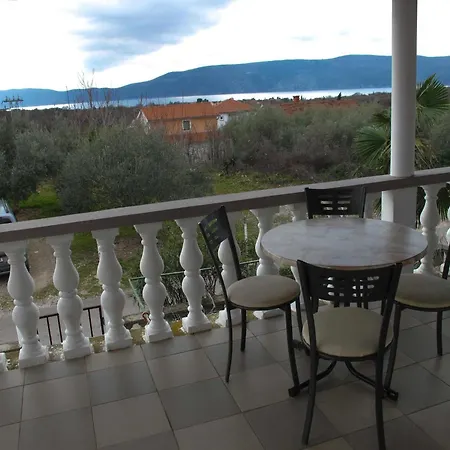 Bright And Modern Fully Furnished Krk With Private Parking - Two Bedroom Skrbčići