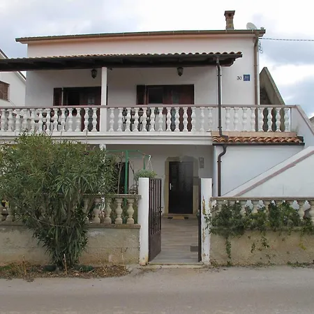 Bright And Modern Fully Furnished Krk With Private Parking - Two Bedroom